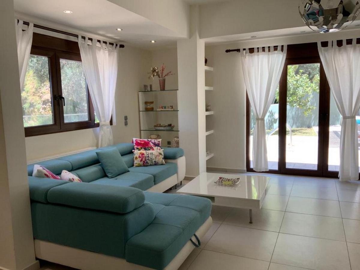 Pura Vida Villa Rodhakinon Exteriör bild