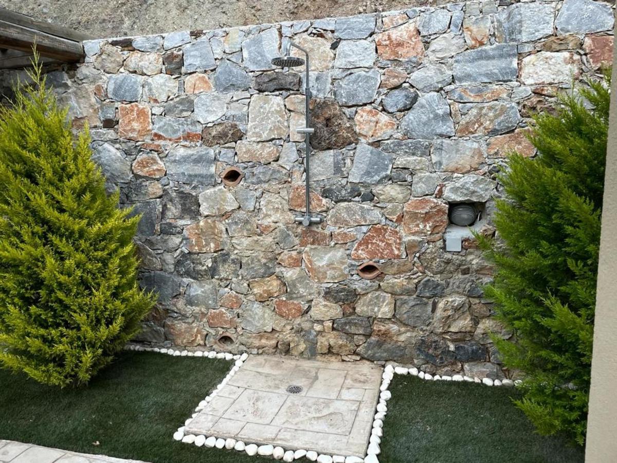 Pura Vida Villa Rodhakinon Exteriör bild