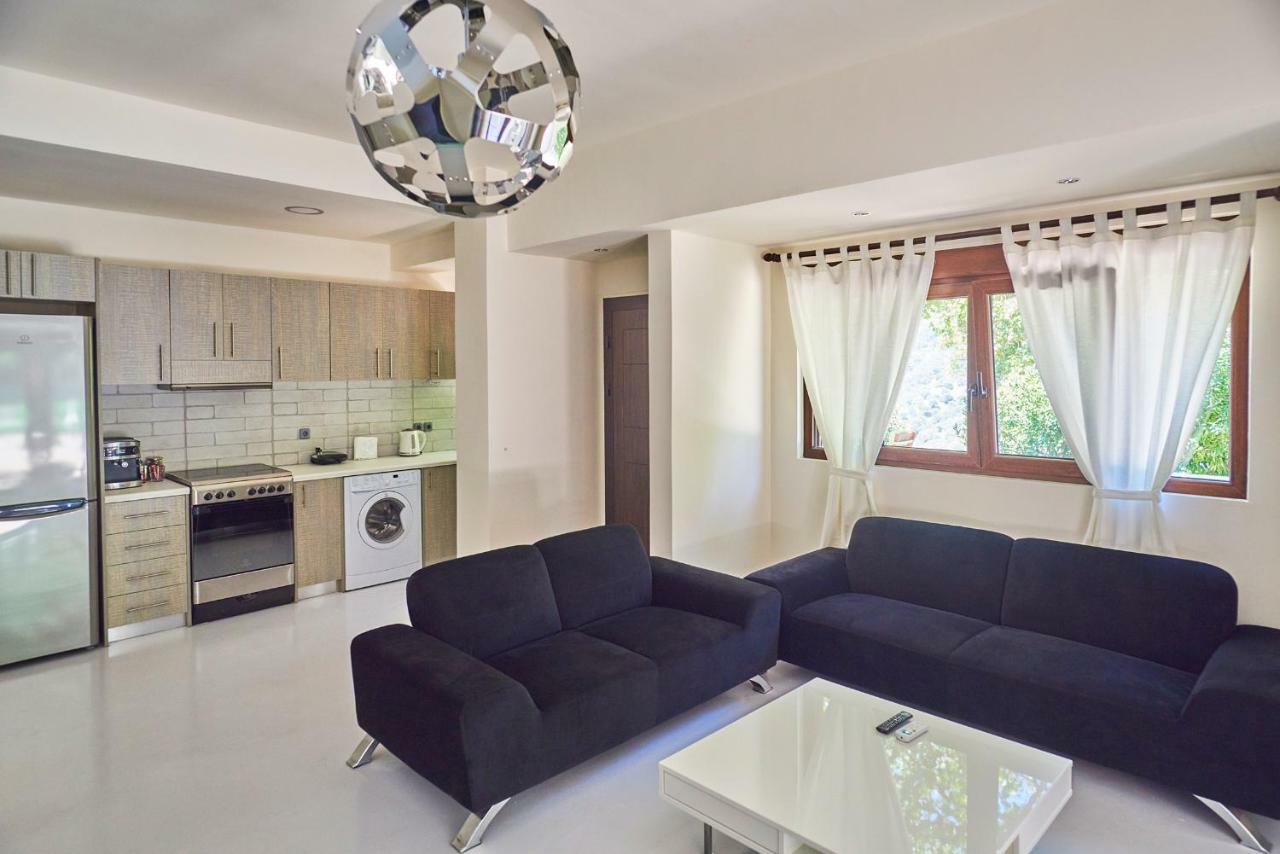 Pura Vida Villa Rodhakinon Exteriör bild