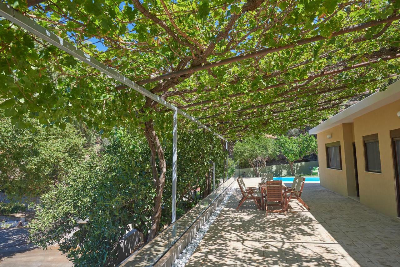 Pura Vida Villa Rodhakinon Exteriör bild