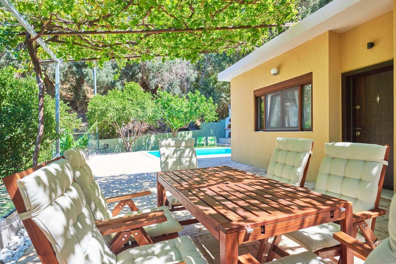 Pura Vida Villa Rodhakinon Exteriör bild